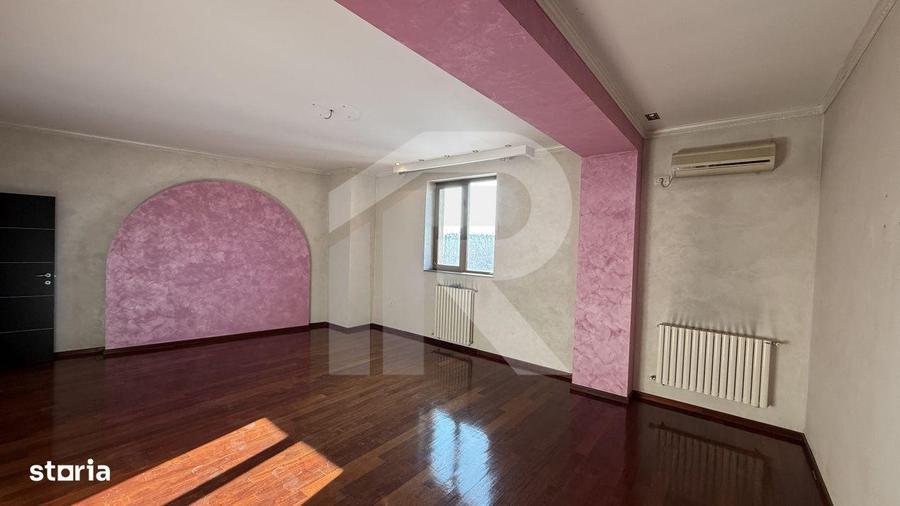 Casă cu 7 camere cu Piscina în Ferentari