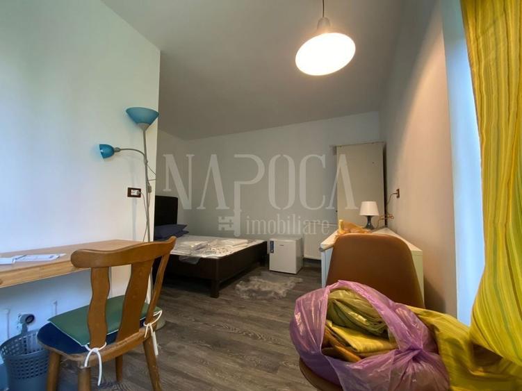 Casă individuală cu 7 camere cu Canalizare în Zorilor