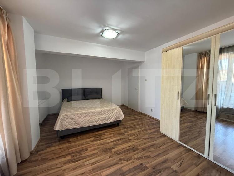Apartament cu 3 camere decomandat, mobilat în Tudor