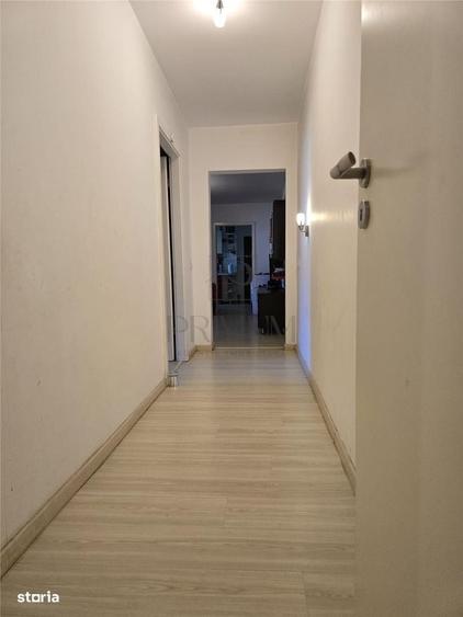 Apartament cu 3 camere semidecomandat în Favorit