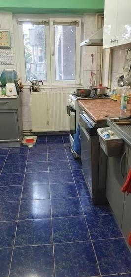 V&acirc;nd apartament 3 camere decomandat, Bv. 13 Septembrie - 9