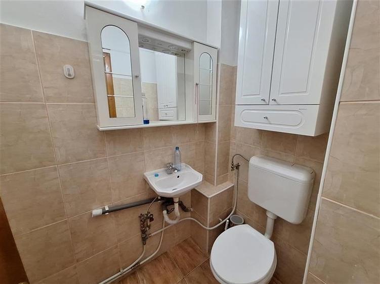 Apartament 3 camere decomandat , zona Nord-Bacau - 10