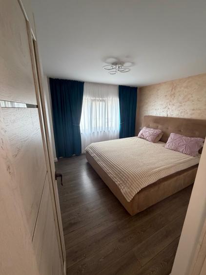 Apartament cu 4 camere decomandat în Central