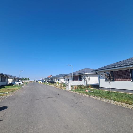 Casă individuală cu 4 camere cu Teren 530 Mp în Balotești