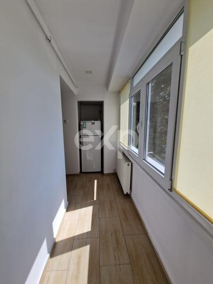 Apartament cu 2 camere semidecomandat, mobilat în Micro 11