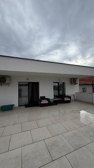 Apartament cu 3 camere decomandat, mobilat în Central