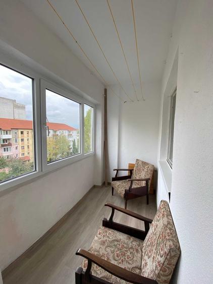 Apartament cu 3 camere decomandat în Central