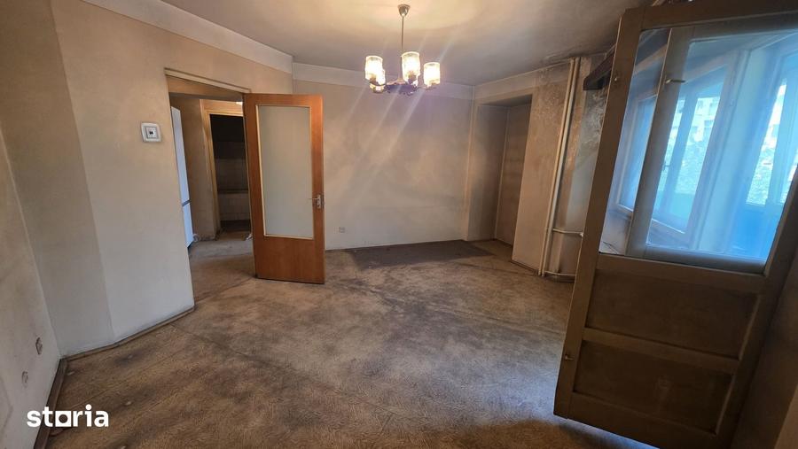 Apartament cu 2 camere decomandat în Gara de Nord