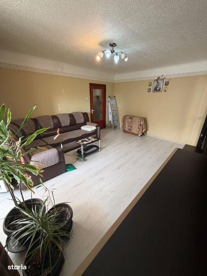 Vanzare apartament 3 camere zona 13 septembrie - 16