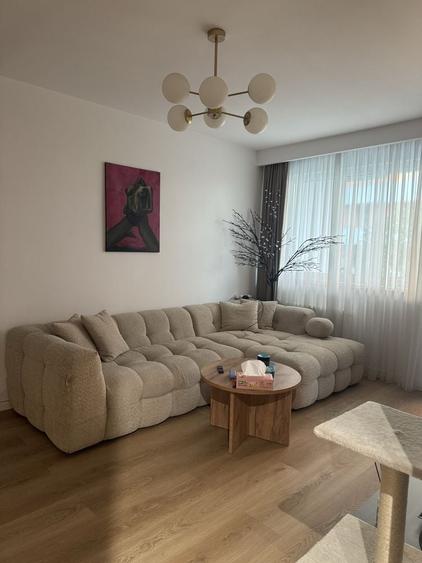 Apartament cu 2 camere semidecomandat în Pajura