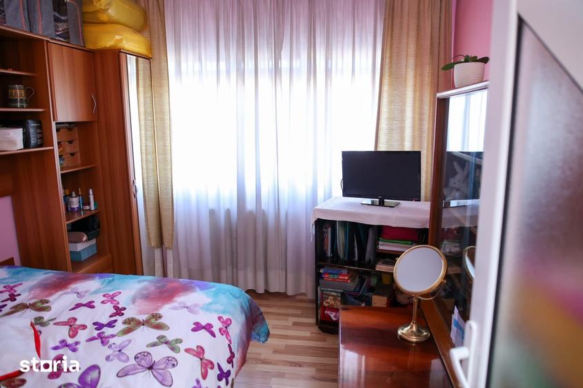 Apartament cu 4 camere semidecomandat în Central