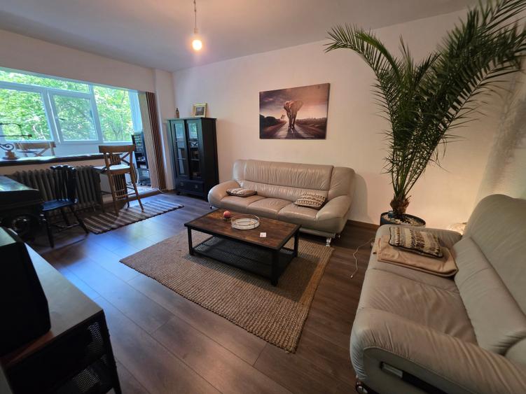 Apartament cu 3 camere decomandat în Colentina