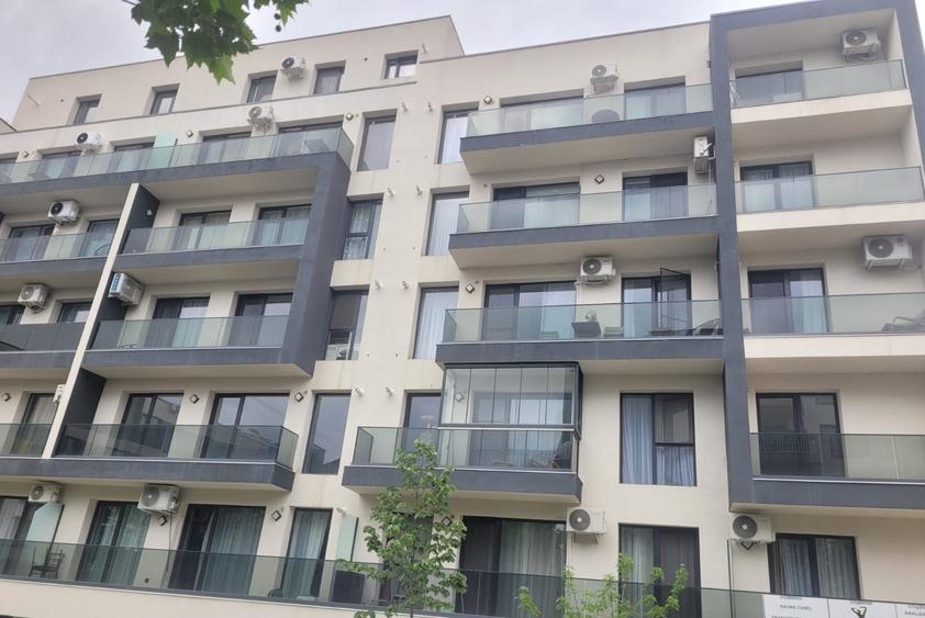 Apartament cu 3 camere decomandat în Theodor Pallady