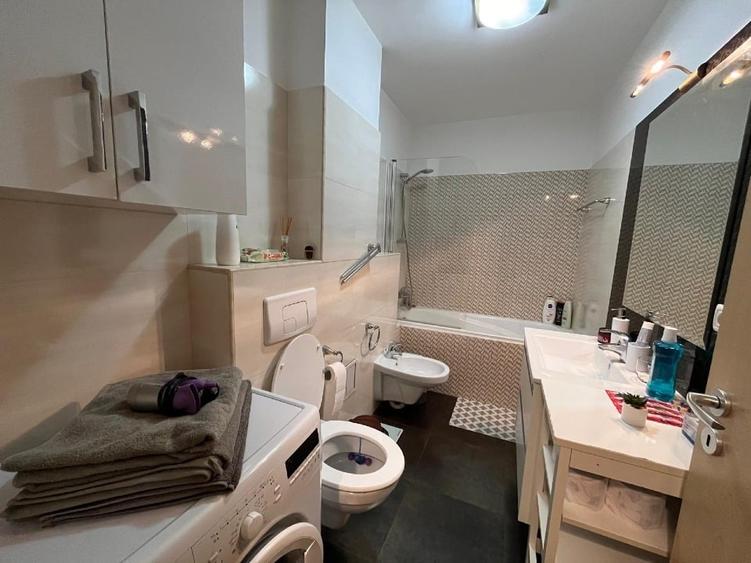 Apartament cu 2 camere semidecomandat, mobilat în Aradului