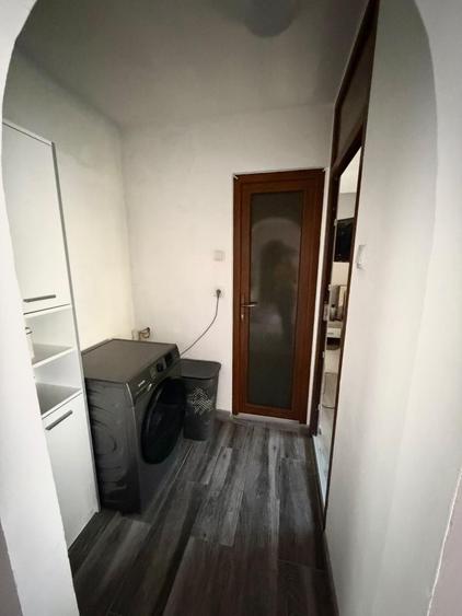 Apartament cu 3 camere semidecomandat în Rogerius