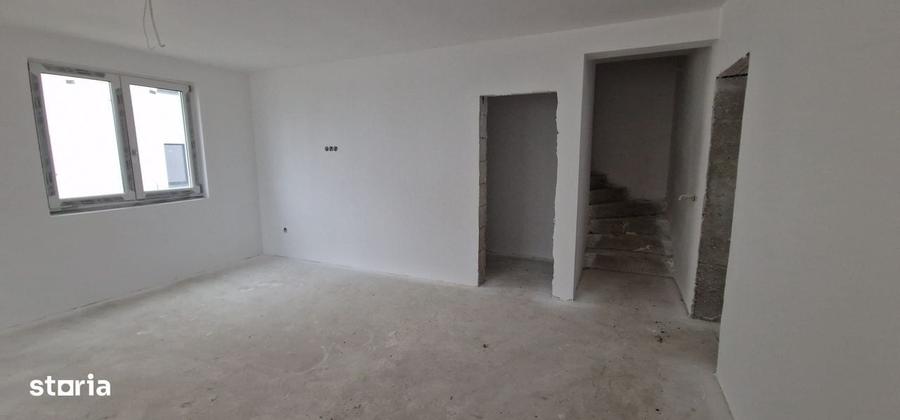 Casă cu 3 camere în Central