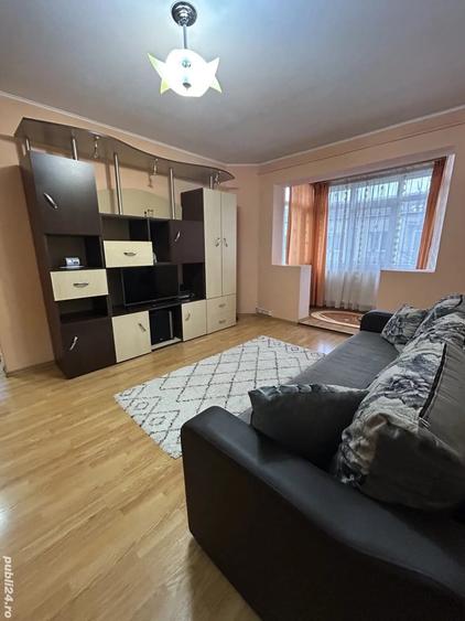 Apartament cu 3 camere semidecomandat în Dacia