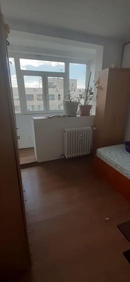 Apartament cu 4 camere semidecomandat, mobilat în Drumul Taberei