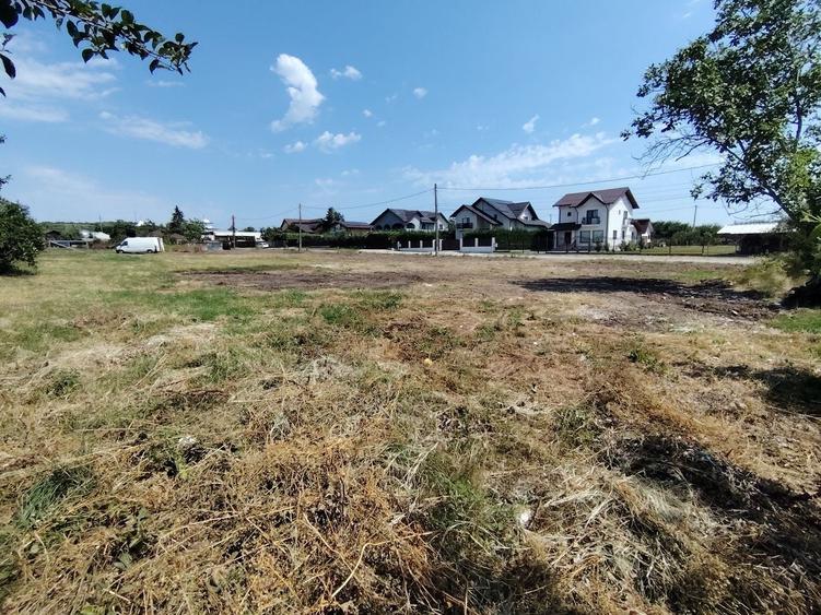 Teren de 2800 mp, în Valea Călugărească
