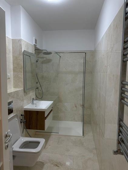 Apartament cu 2 camere semidecomandat în Cârlig