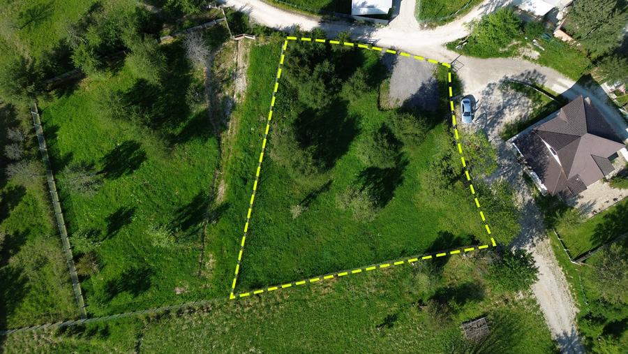 Teren Construcții intravilan de 1364 mp, în Bran