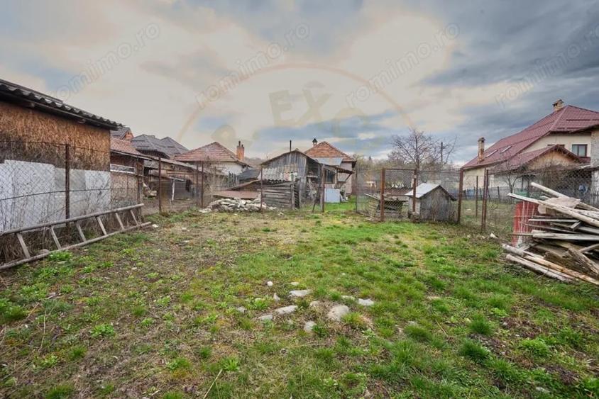 Casă cu 2 camere cu Teren 831 Mp în Central