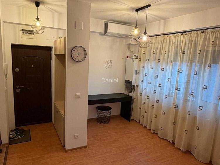 Proprietar, apartament 3 camere, semimobilat si utilat, parcare