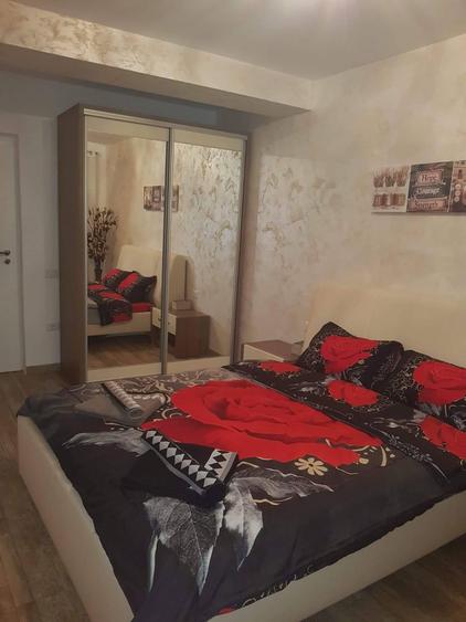 Apartament cu 2 camere decomandat, mobilat în Central