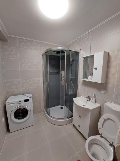 Apartament cu 2 camere semidecomandat în Florești