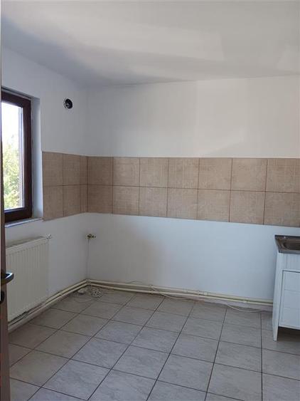Casă cu 8 camere cu Canalizare în Lunca Cetățuii