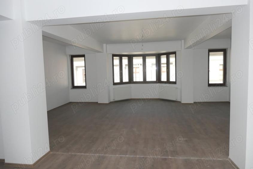 Spațiu comercial, de 180 mp, în Central