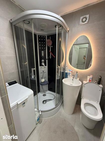 Apartament cu 3 camere decomandat în Drumul Taberei — fotografia 1