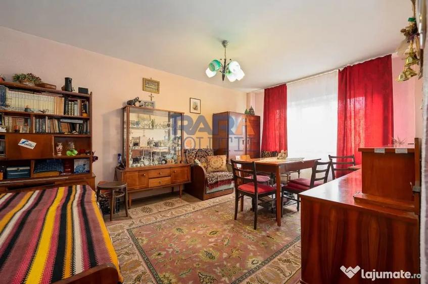 Apartament cu 3 camere decomandat în Central
