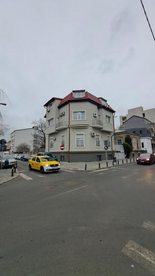 Birou, de 400 mp, în Dacia