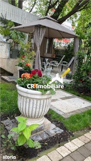 Casă cu 7 camere cu Teren 370 Mp în Aviatorilor