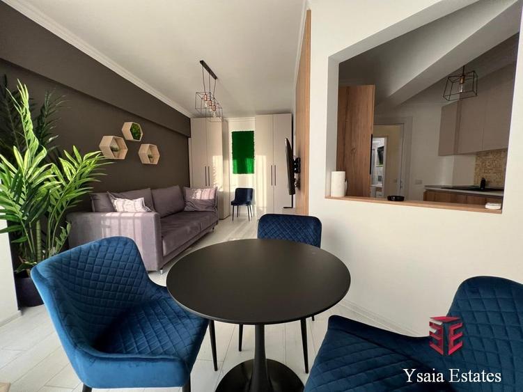 Apartament cu 2 camere decomandat, mobilat în Central