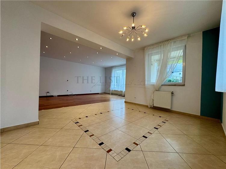 Duplex cu 5 camere cu Canalizare în Iancu Nicolae
