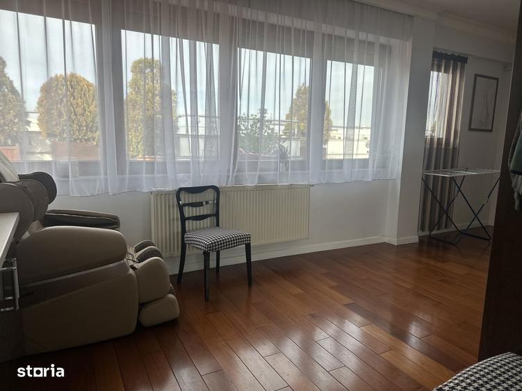 Apartament cu 4 camere, mobilat în Titan