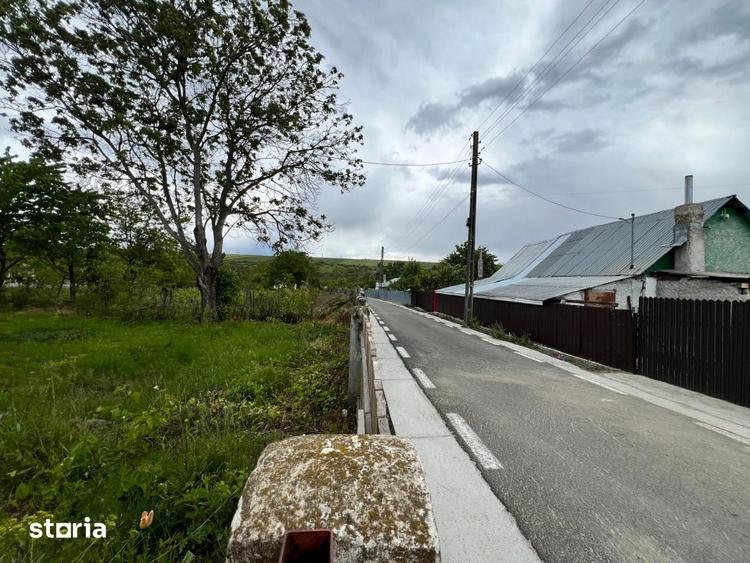 Casă cu 4 camere cu Teren 4430 Mp în Buciumeni