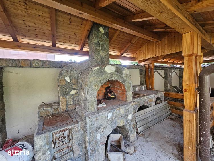 Casă cu 7 camere cu Teren 550 Mp în Câmpulung Muscel