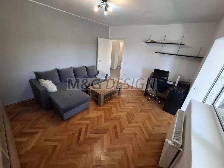 Apartament cu 3 camere decomandat în Dâmbovița