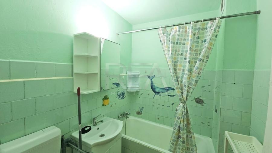 Apartament cu 3 camere semidecomandat, mobilat în Jiului