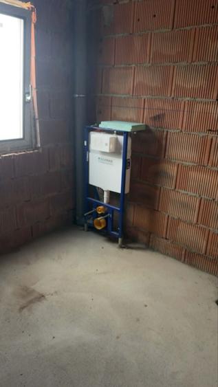 Apartament cu 2 camere decomandat în Valea Adâncă
