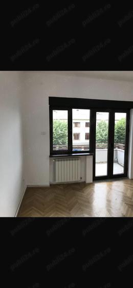 Apartament cu 5 camere semidecomandat în Amzei
