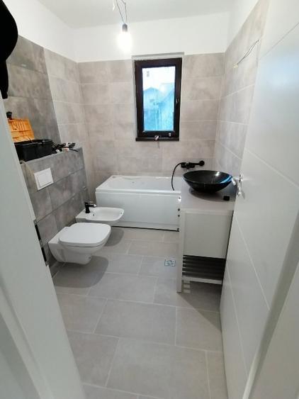 Apartament cu 2 camere decomandat în Fundeni