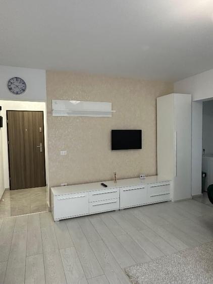 Apartament cu 2 camere semidecomandat, mobilat în Giroc