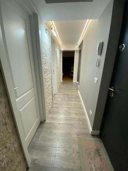 Apartament cu 3 camere în Mărășești