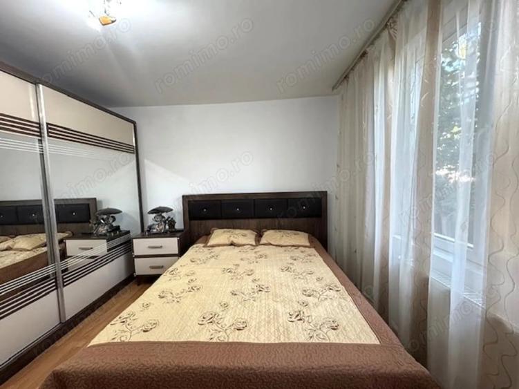 Casă cu 6 camere cu Teren 1250 Mp în Central