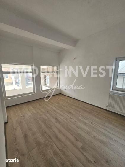 Spațiu comercial, de 118 mp, în Pianu