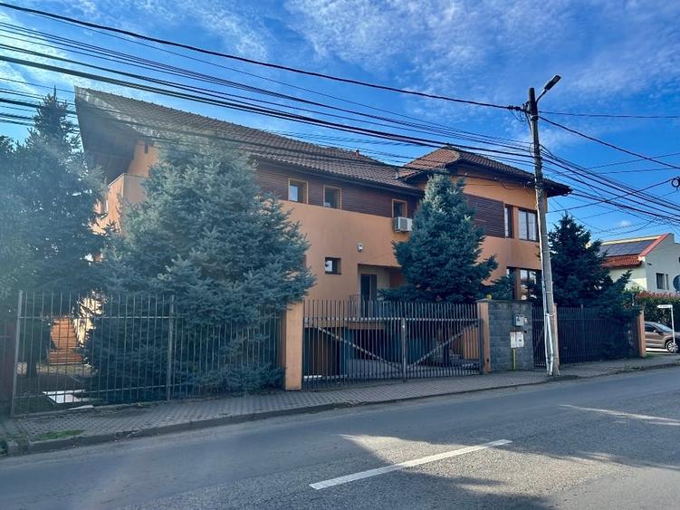 Casă individuală cu 5 camere cu Teren 730 Mp în Aradului